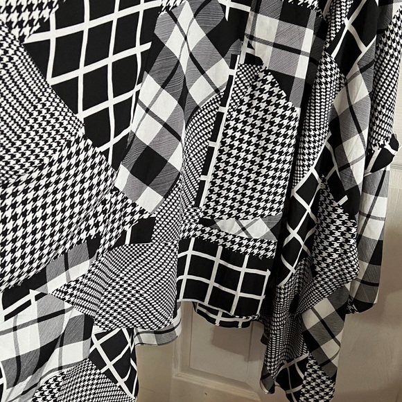 Calvin Klein Black and White Asymmetrical Dress - Picture 4 of 8